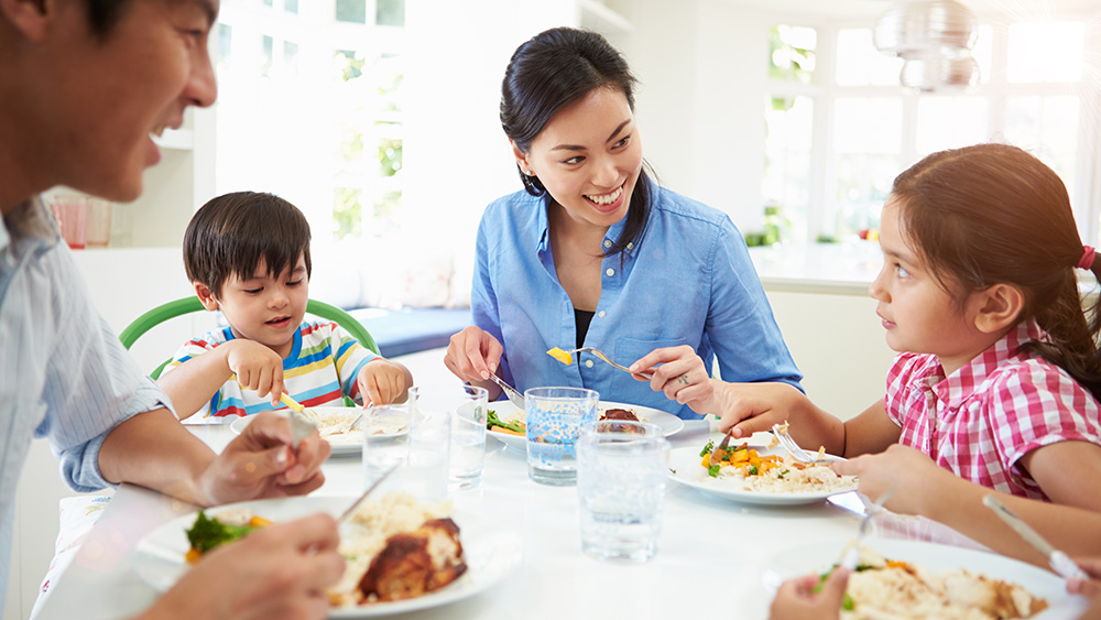 family-meal-eating